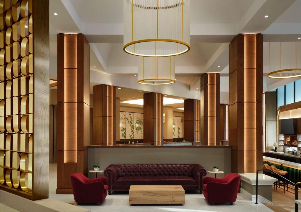 The lobby lounge at The Sonesta White Plains Downtown